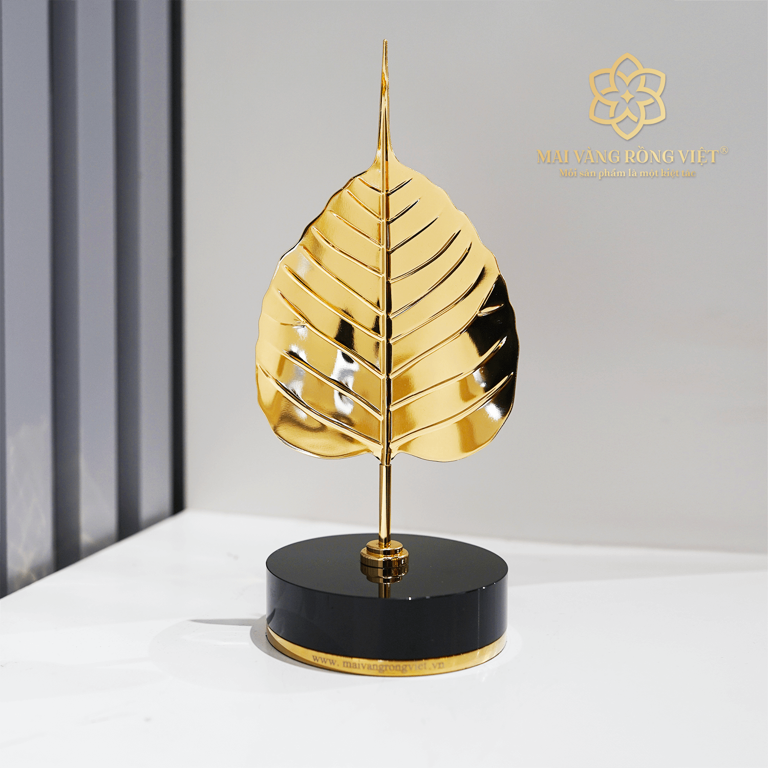 Lá Bồ Đề Hạnh Phúc Hạnh Phúc Mạ Gold Đế Pha Lê Tròn 1 Lá Bồ Đề Hạnh Phúc Hạnh Phúc Mạ Gold Đế Pha Lê Tròn