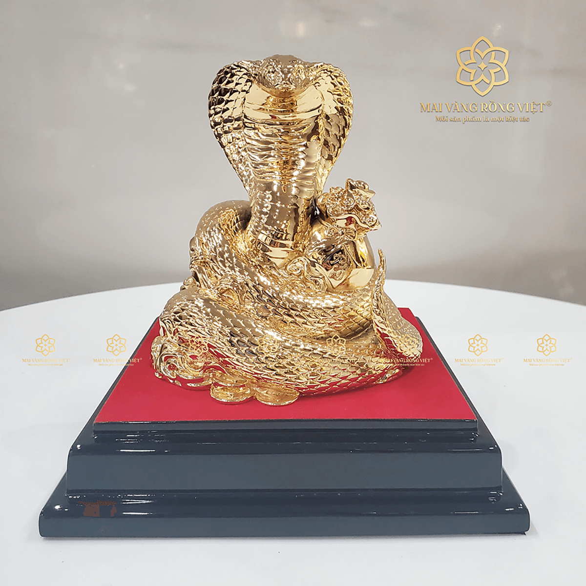 Tượng Rắn Mạ Vàng 24K cao 13cm 1 Tượng Rắn Mạ Vàng 24K cao 13cm